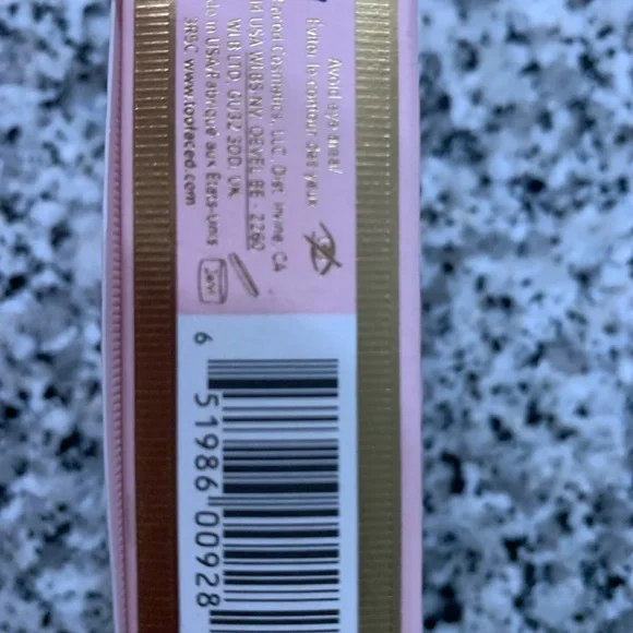 “Too Faced” Bronzer! - Picture 6 of 8